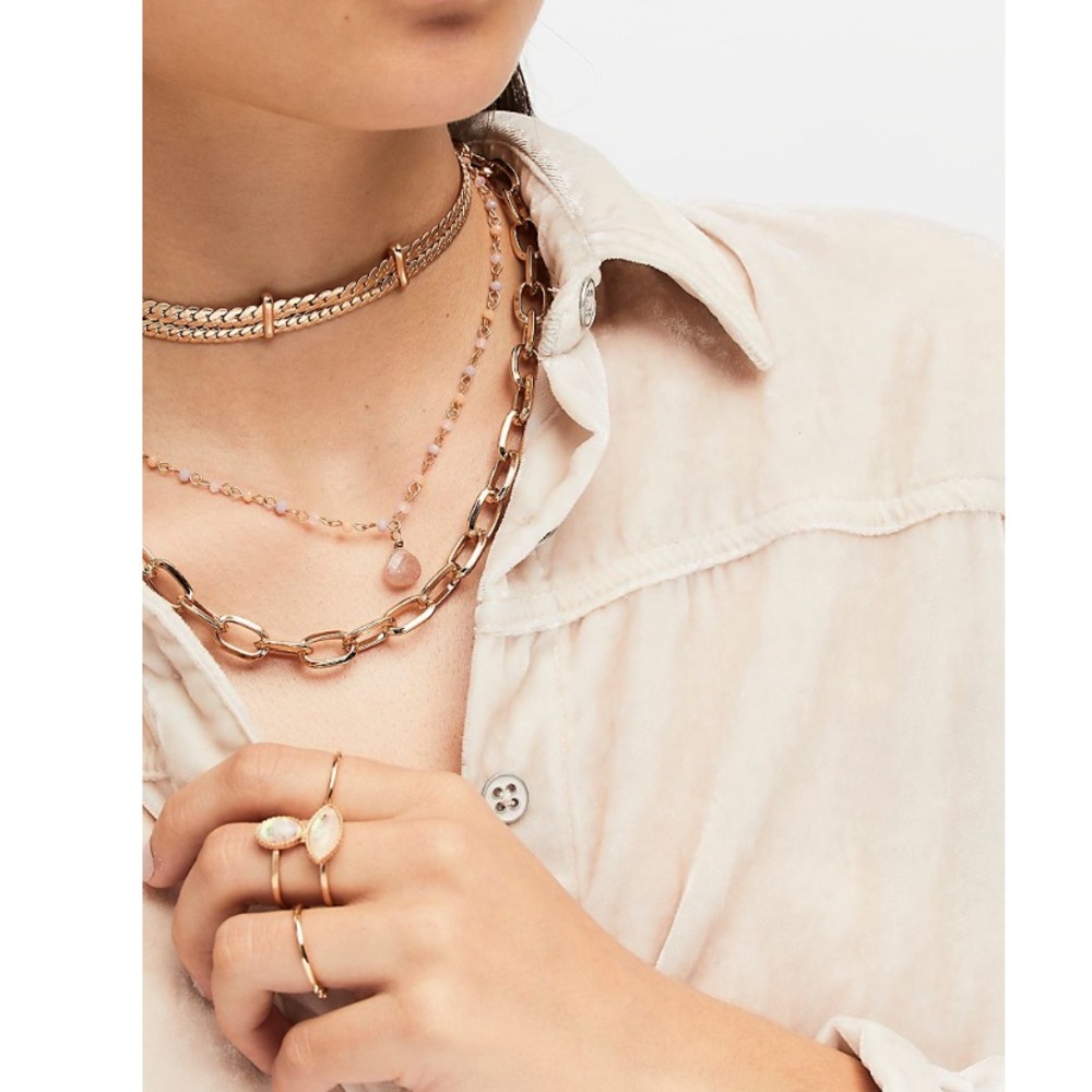 NWT Wildflower Stone Necklace
